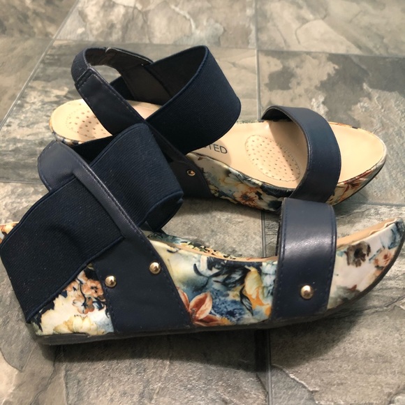 Unlisted Wedges - Picture 3 of 6